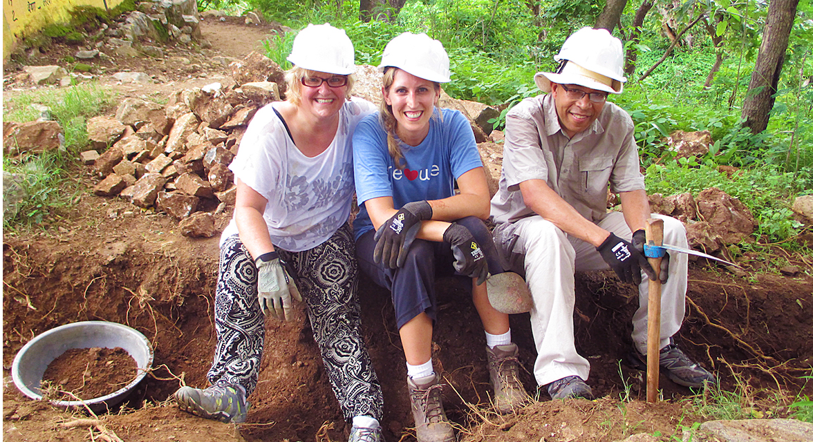  Volunteers work on community development in India